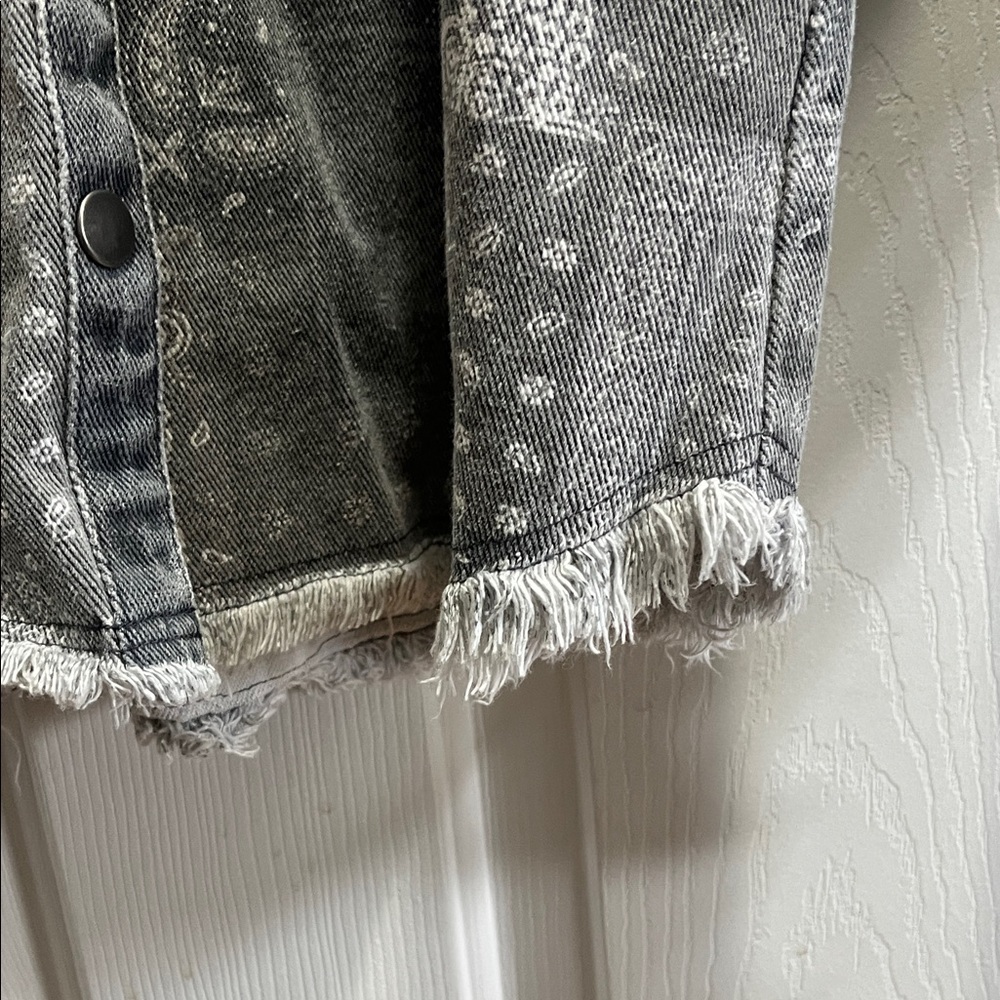 Patchwork Denim Button-Up Shirt (Shacket) distres… - image 7